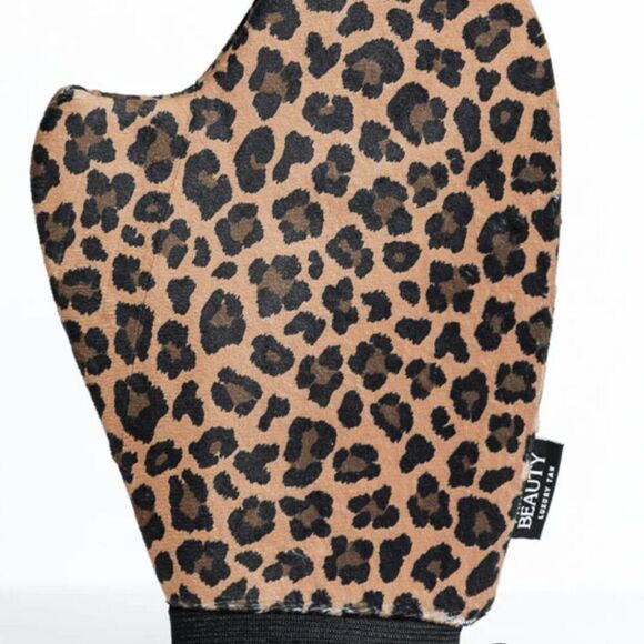 Moist Hemp Bronzing Moisturizer Self Tanner 18oz and Leopard Print Tanning Mitt - Picture 3 of 11